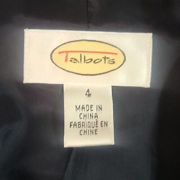 Talbots Navy cropped blazer/skirt set. Classic and timeless. Size 4 - Picture 4 of 8